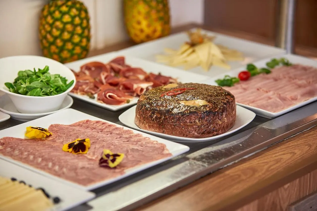Szálloda Nura Santa Ponsa & Spa