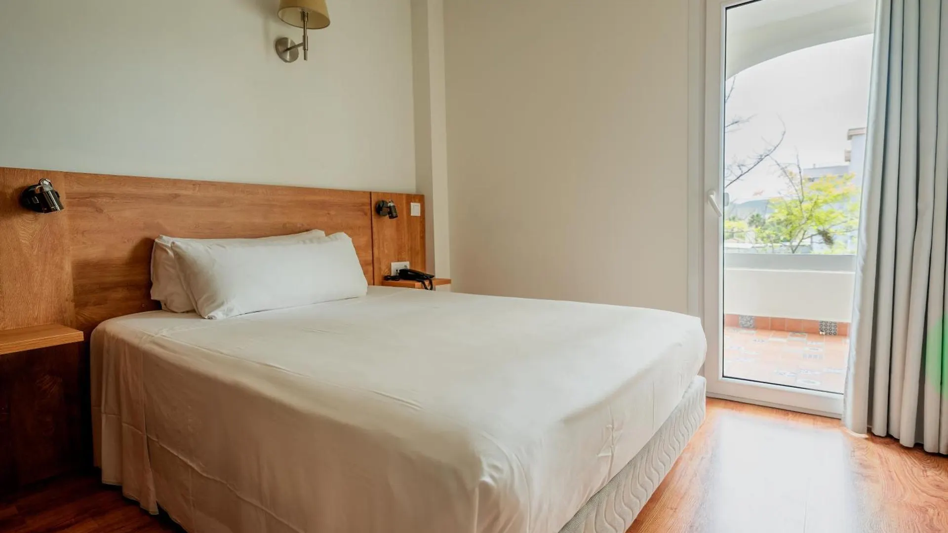 Nura Santa Ponsa & Spa מלון